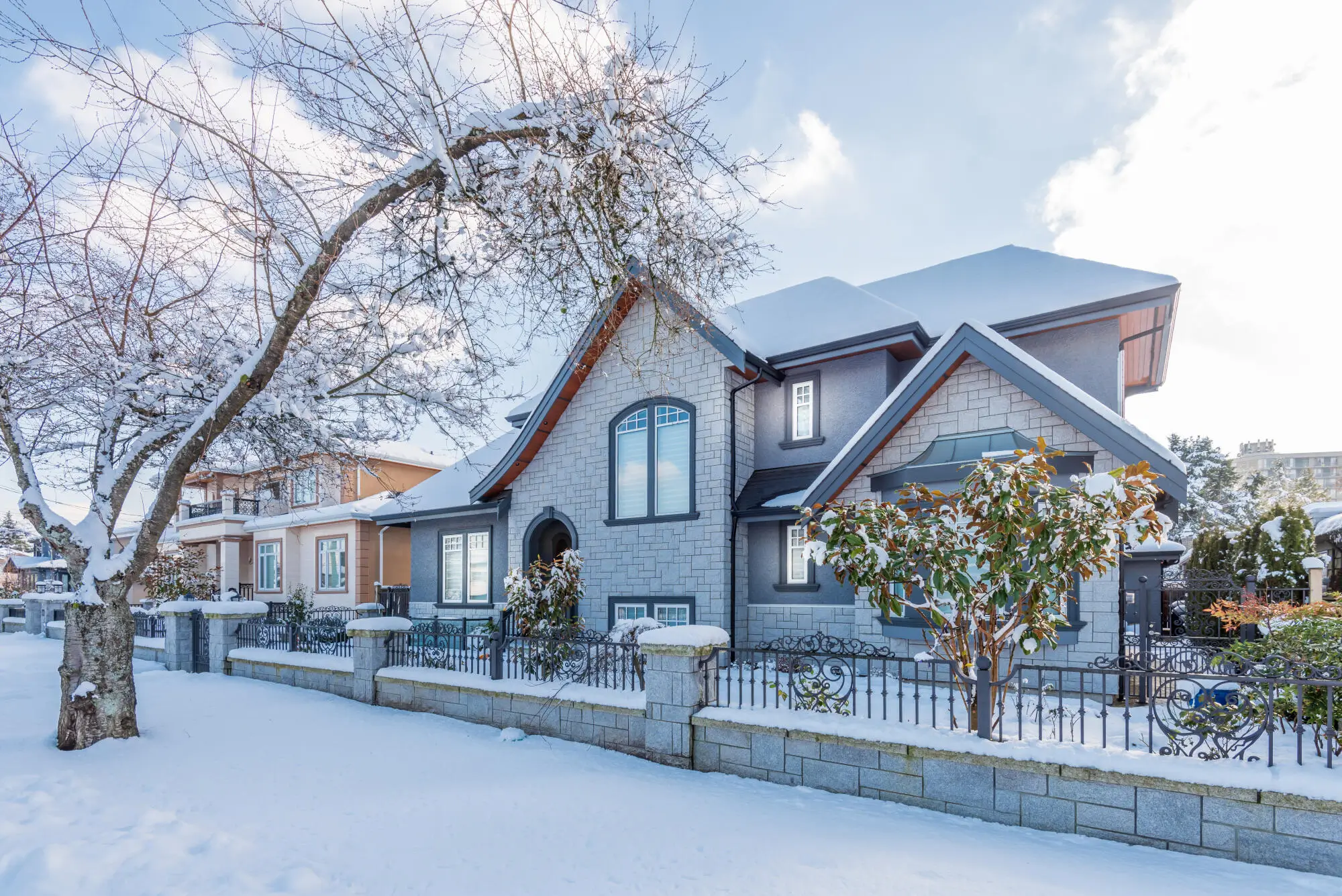 4 Qualities of Top HOA Property Management Companies in Spring Branch